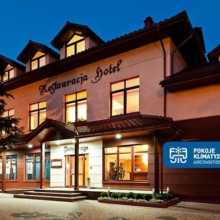 Hotel Podzamcze Добчице Экстерьер фото